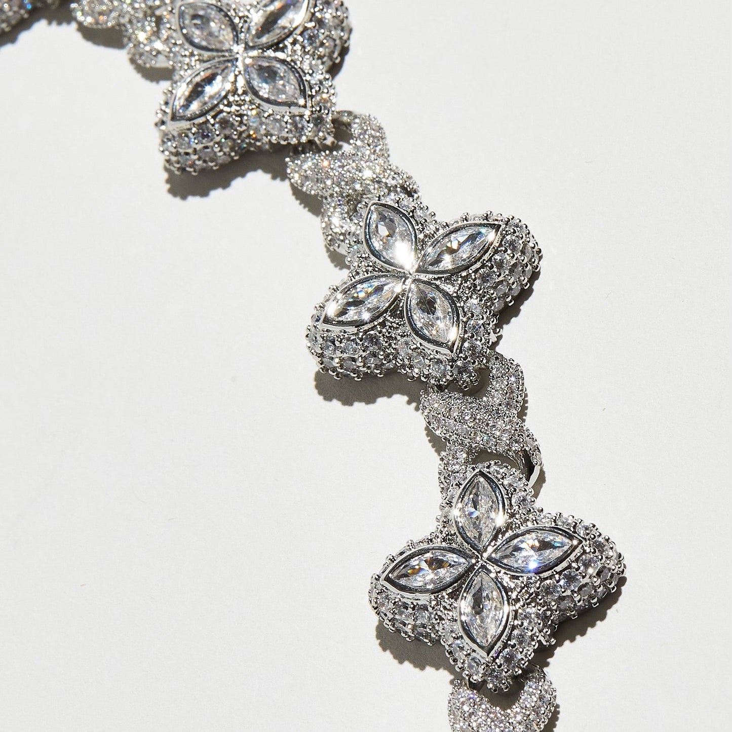 ICED OUT CLOVER CHAIN