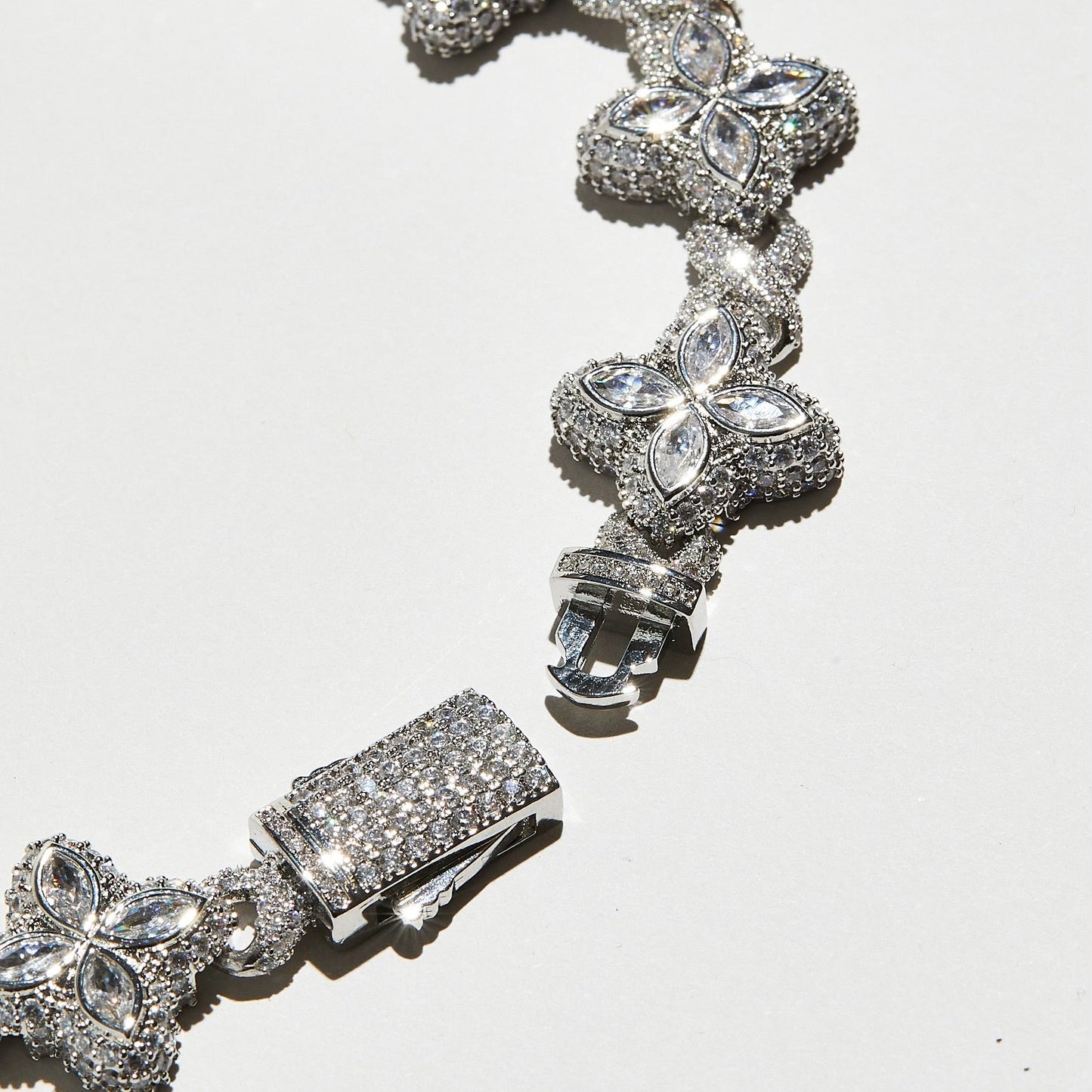 ICED OUT CLOVER CHAIN