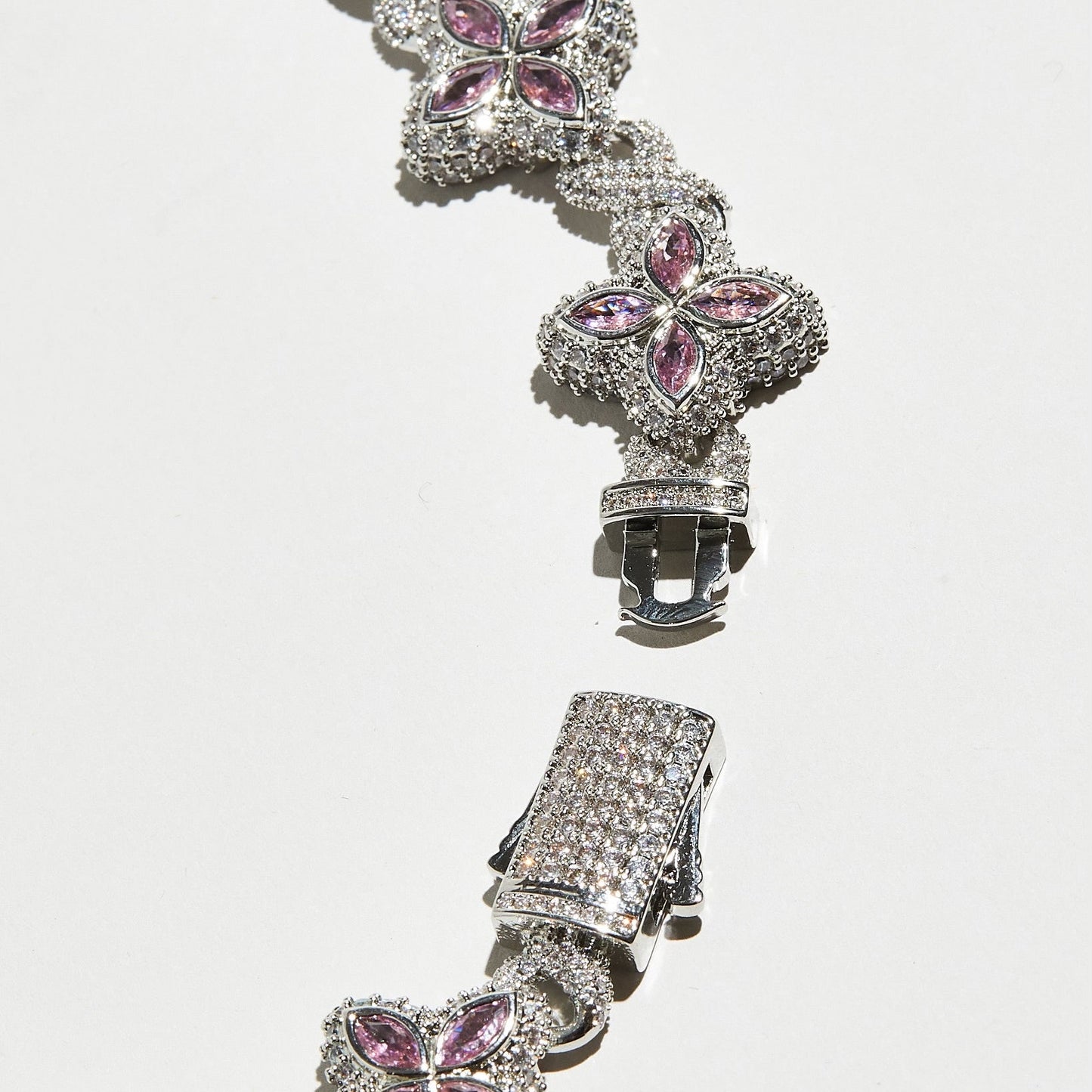 ICED OUT CLOVER CHAIN