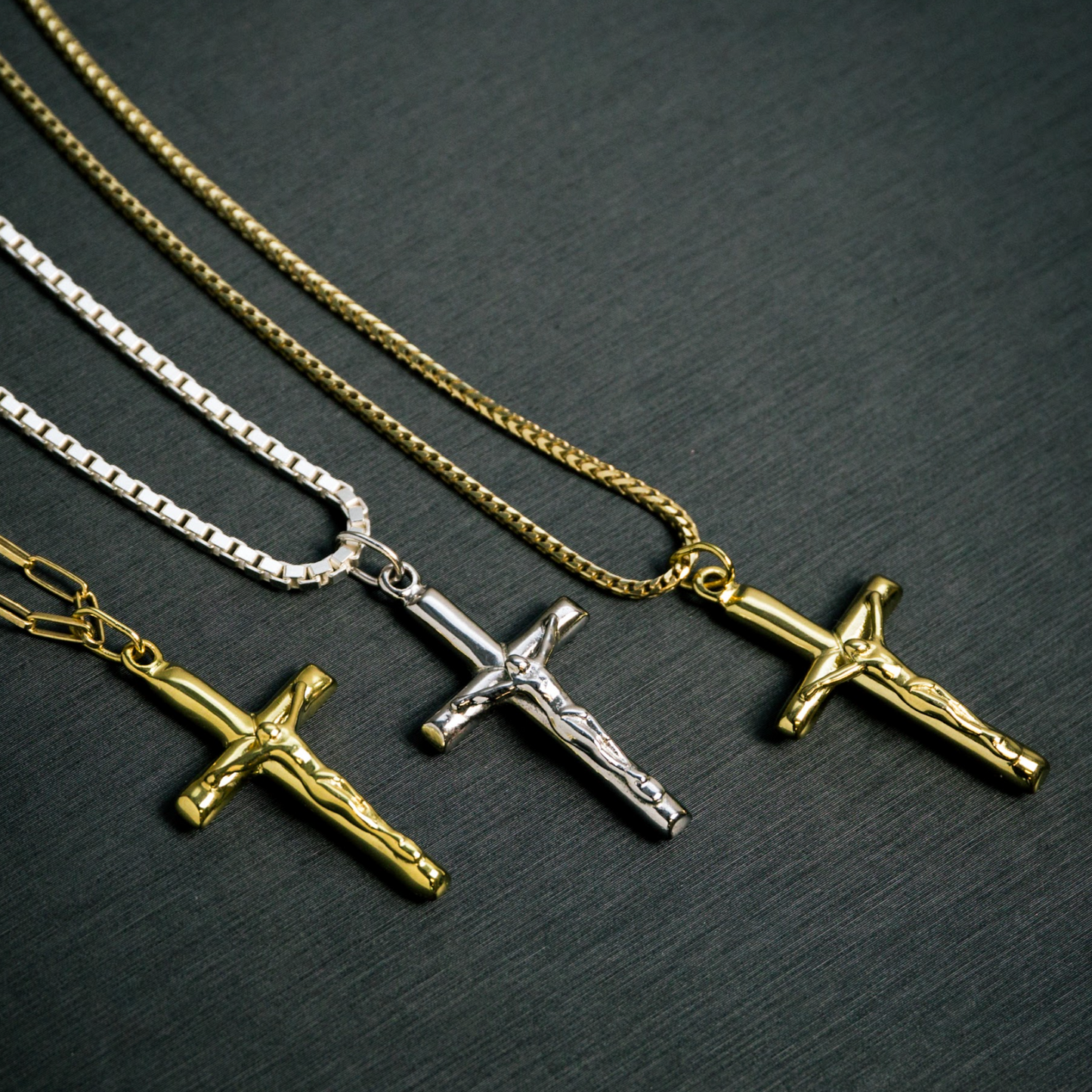 Crucifix Necklace - Reda Link Chain